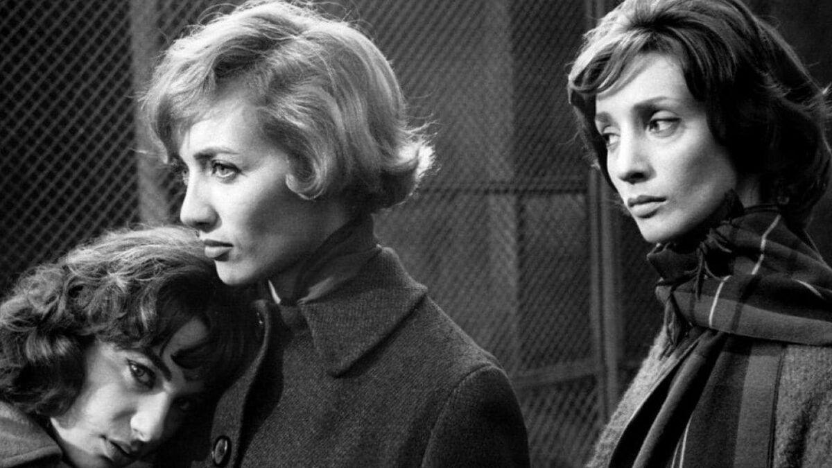 Les Bonnes Femmes Movie Essay - 1960 Claude Chabrol Film 