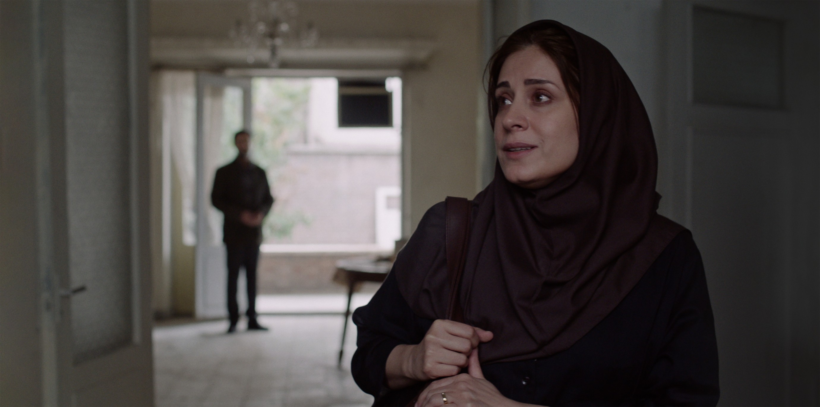 Ballad of a White Cow Movie Review - 2020 Maryam Moghadam and Behtash Sanaeeha Film