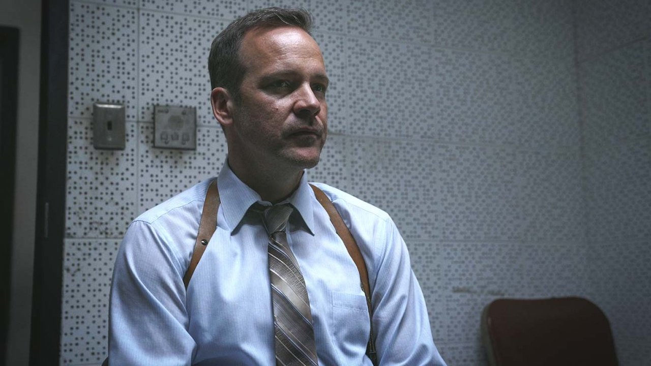 The Guilty Cast - Peter Sarsgaard as Henry Fisher