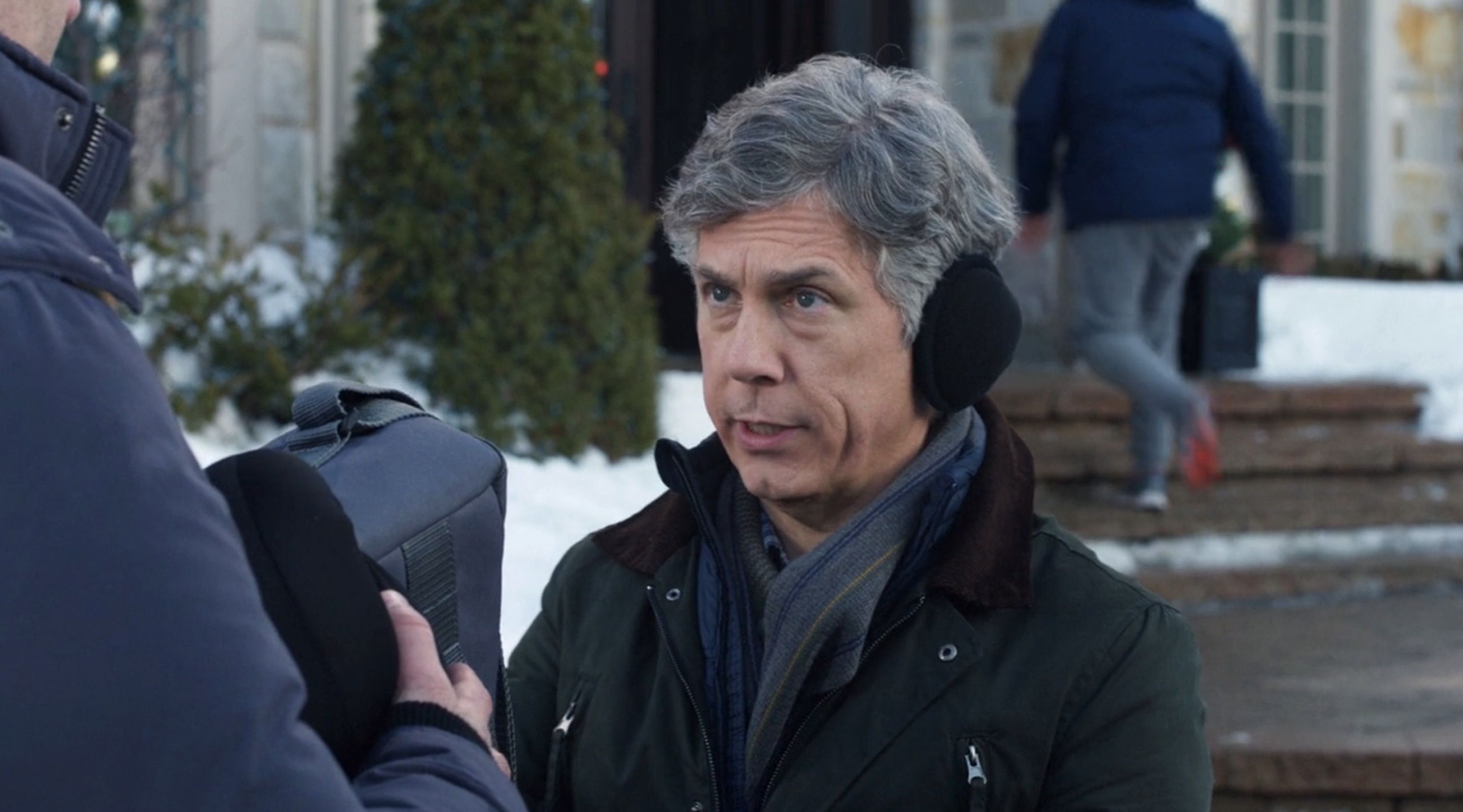 Home Sweet Home Alone Cast - Chris Parnell as Uncle Stu Mercer