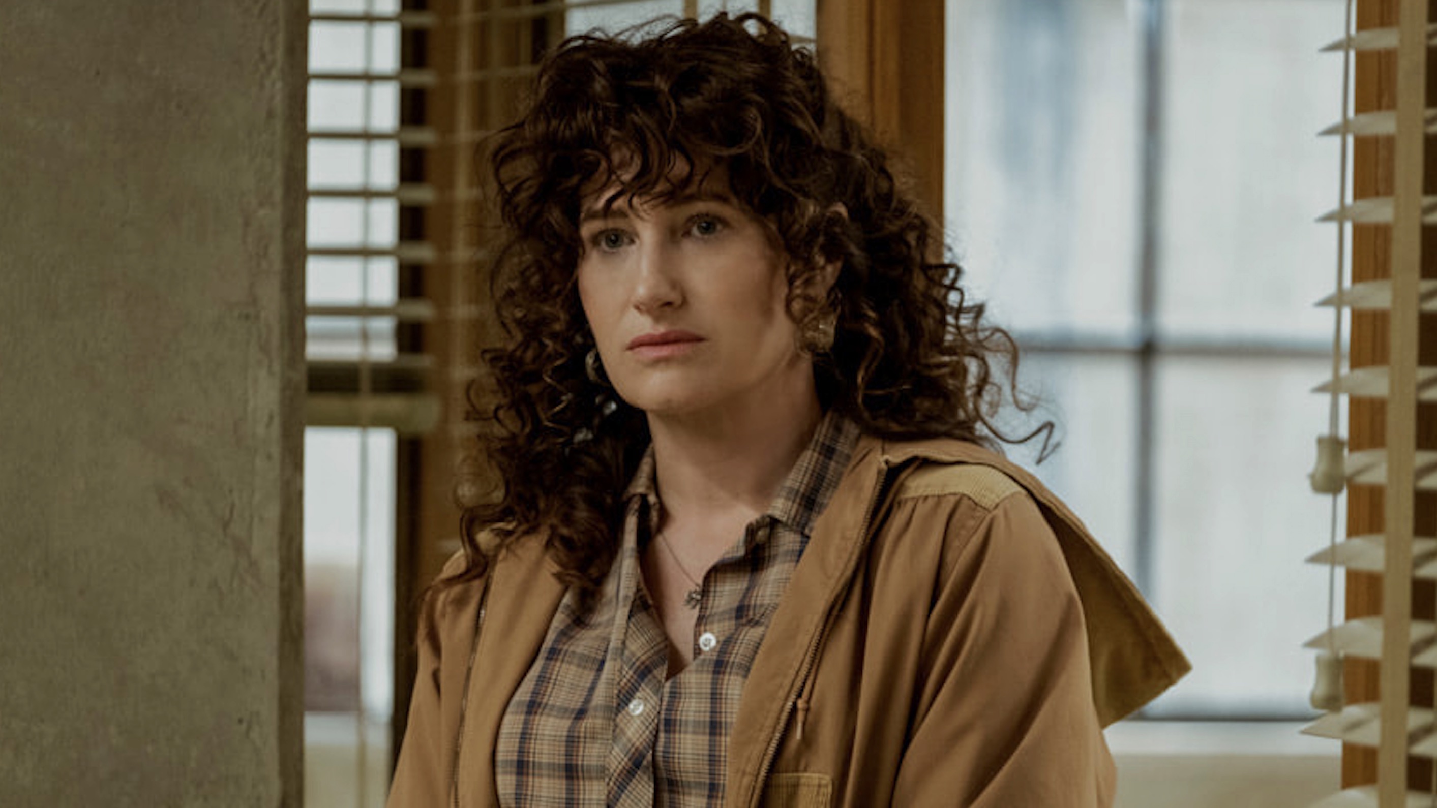 The Shrink Next Door Cast - Kathryn Hahn as Phyllis Markowitz