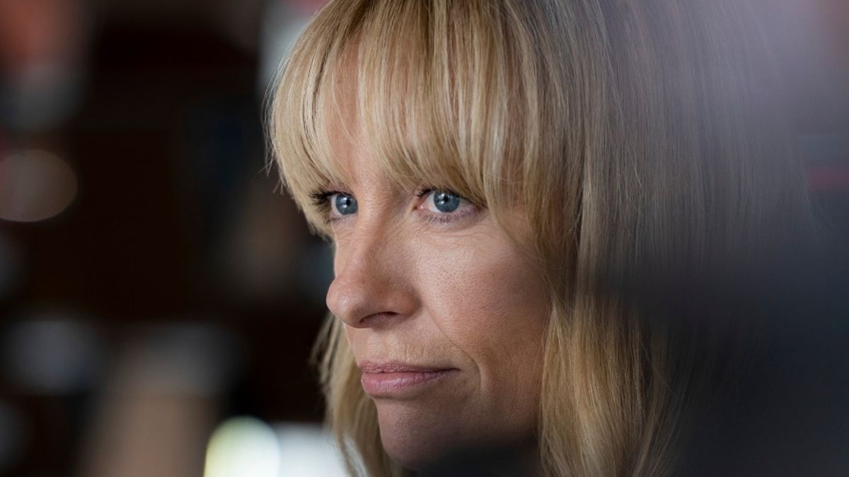 Pieces of Her Cast on Netflix - Toni Collette as Laura Oliver 