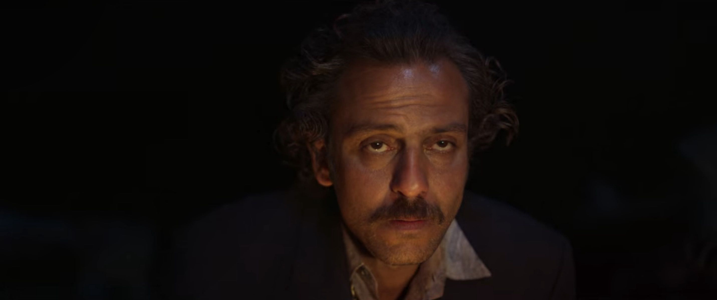Heartsong Cast on Netflix - Erkan Kolçak Köstendil as Piroz