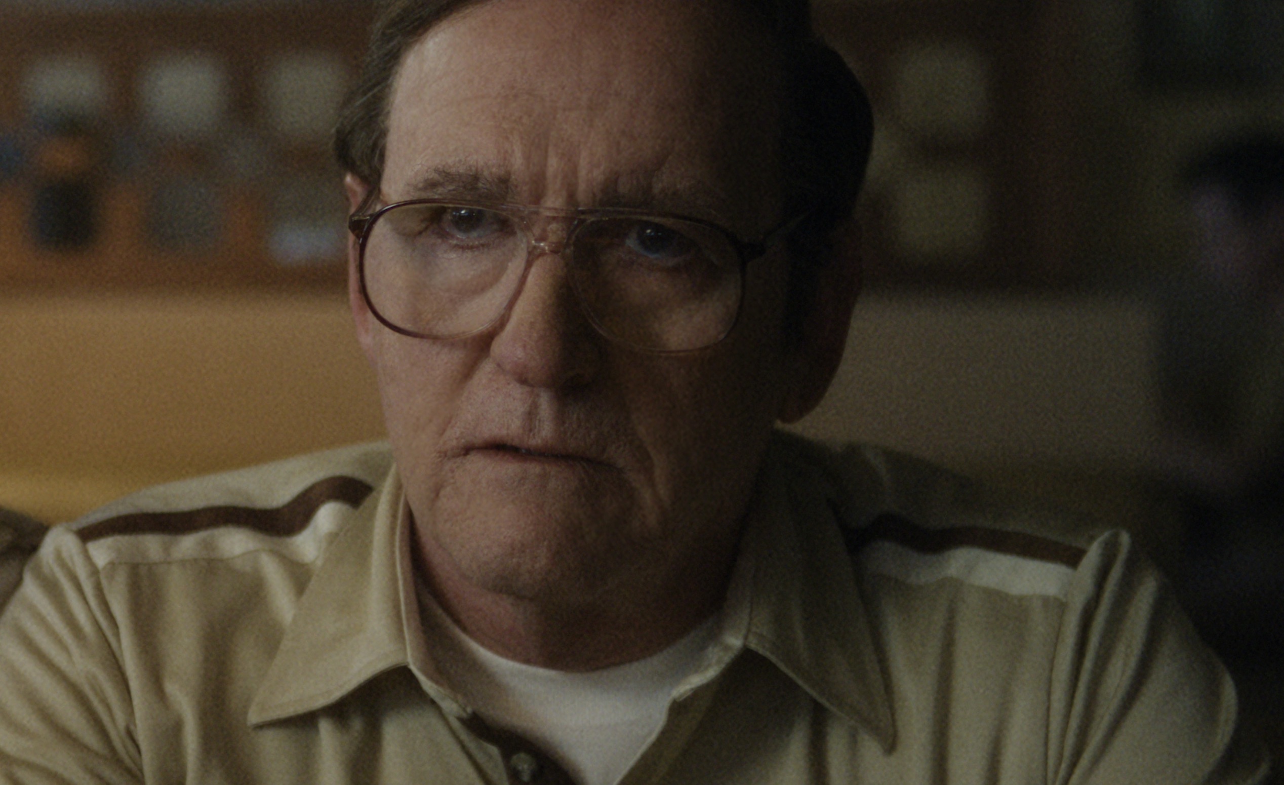 Dahmer – Monster: The Jeffrey Dahmer Story Cast on Netflix - Richard Jenkins as Lionel Dahmer