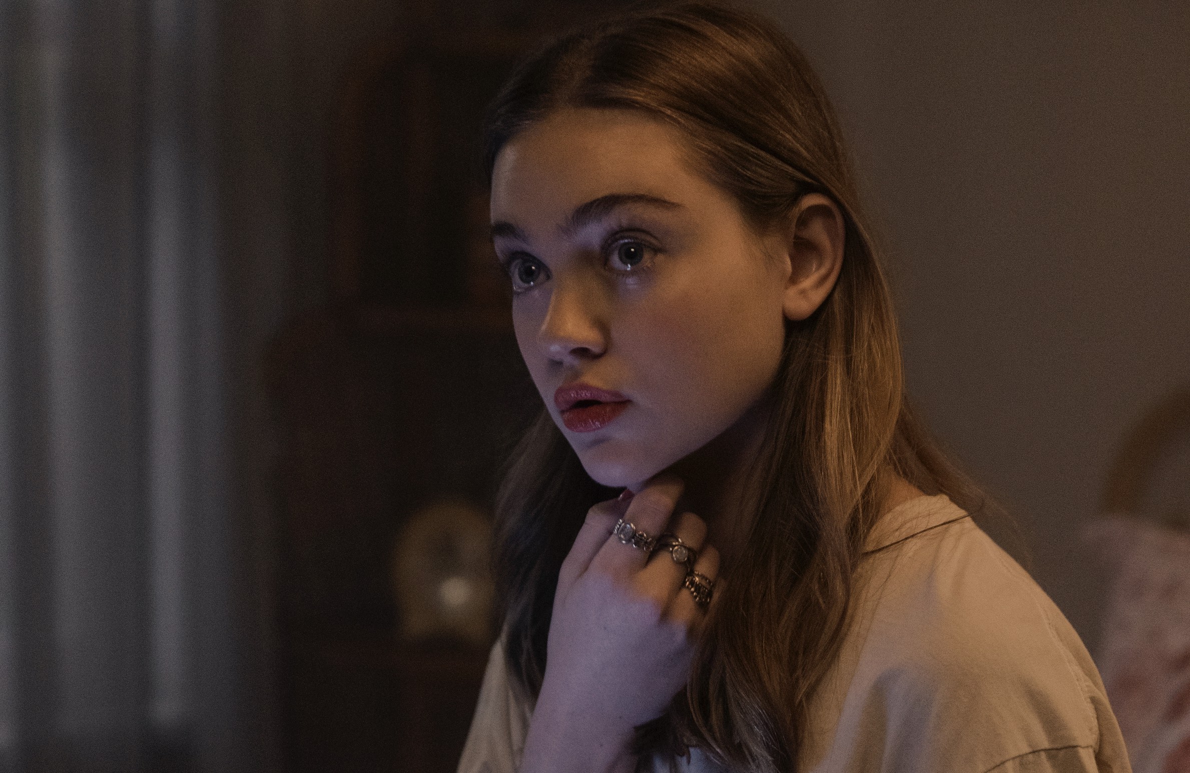 The Watcher Cast on Netflix - Isabel Gravitt as Ellie Brannock