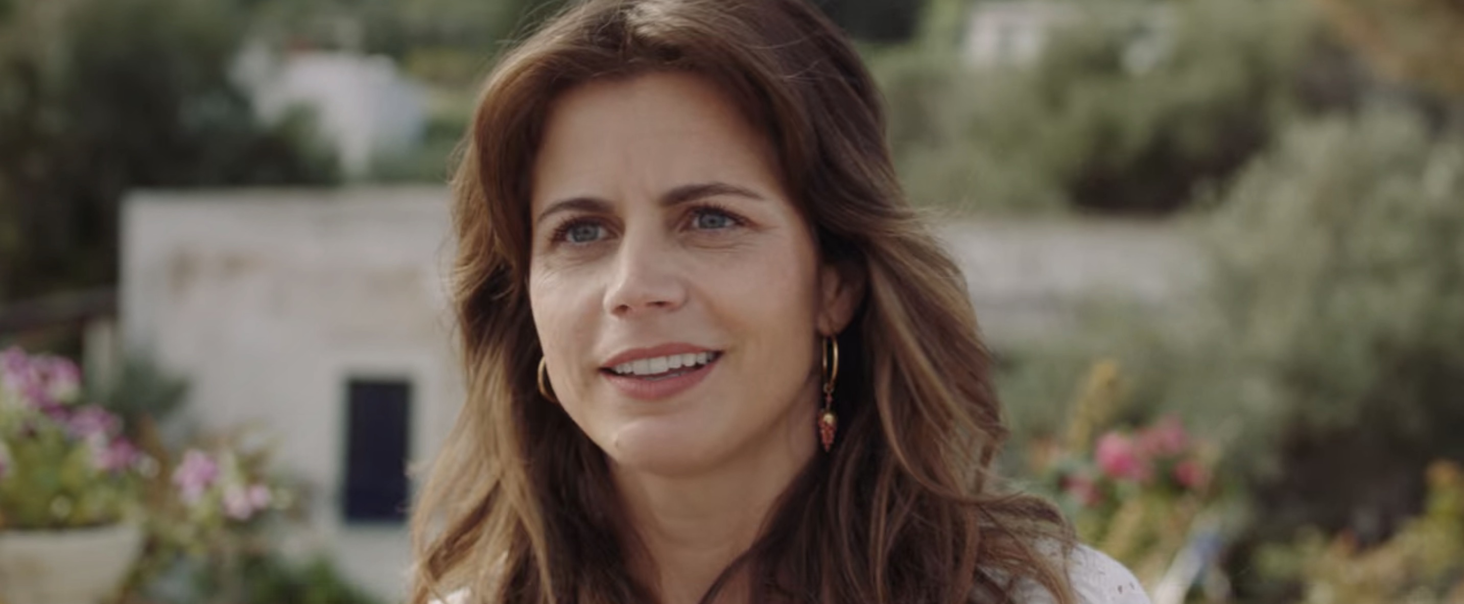 Stromboli Cast on Netflix - Elise Schaap as Sara