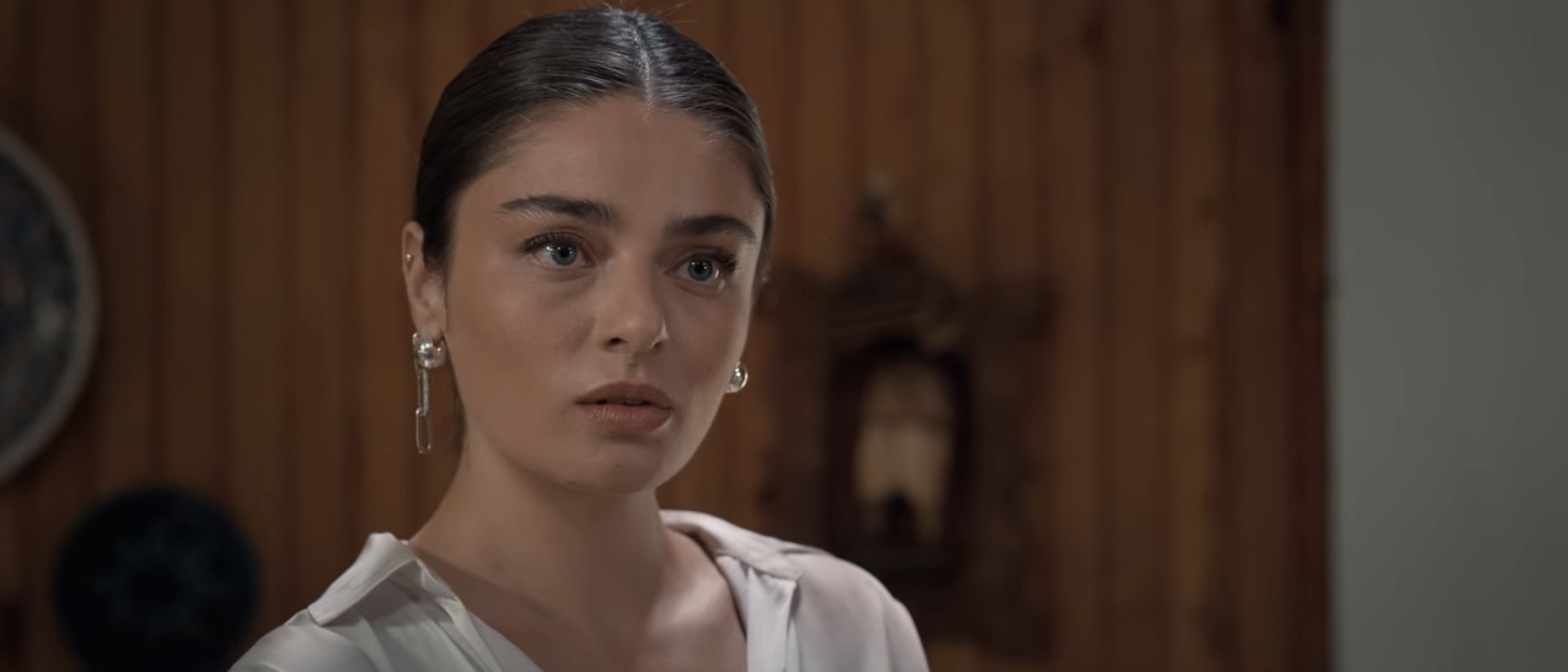 Make Me Believe Cast on Netflix - Ayça Aysin Turan as Sahra