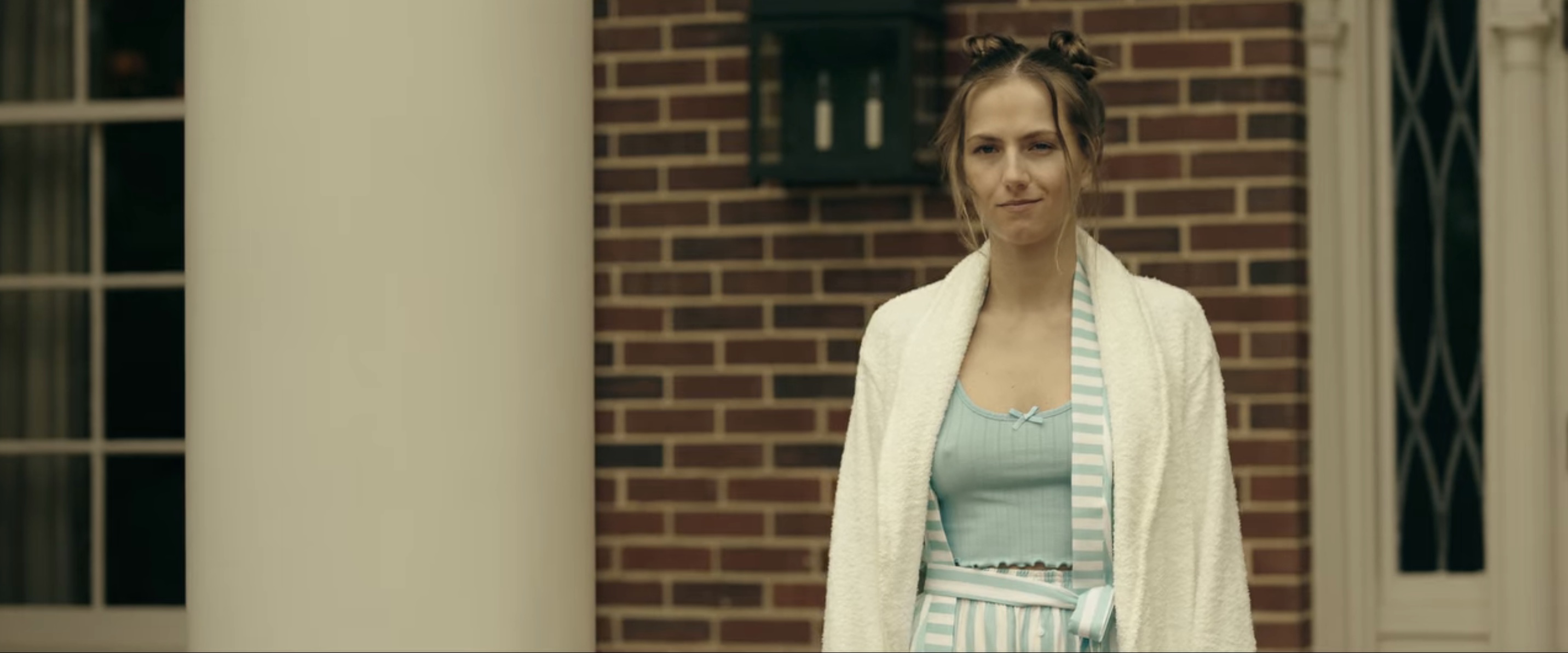 The Tutor Cast on Netflix - Ekaterina Baker as Teddi
