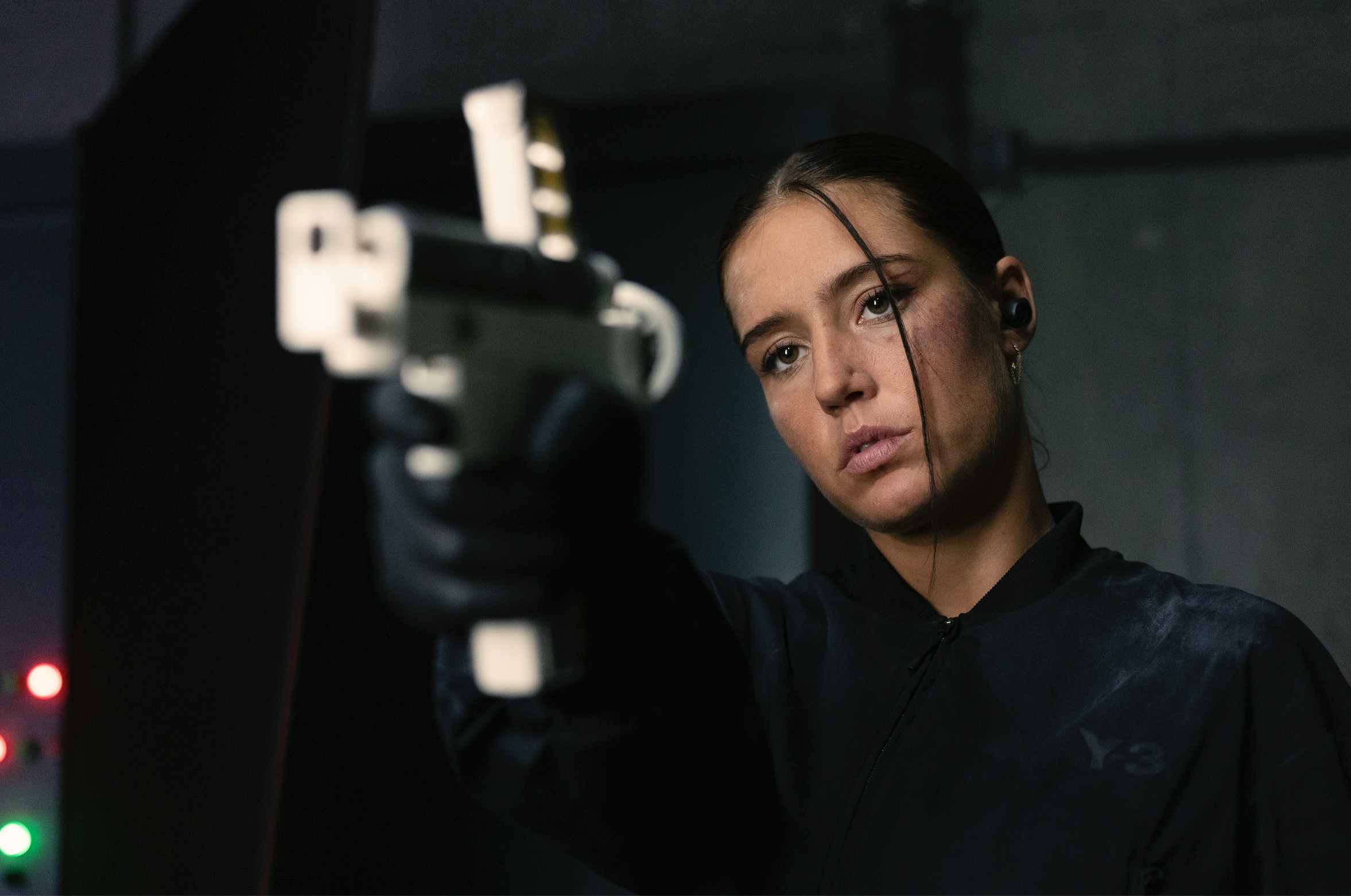 Wingwomen Cast on Netflix - Adèle Exarchopoulos as Alex